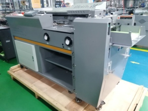 Machine à relier les livres A3/<span class=keywords><strong>A4</strong></span> entièrement automatique à colle thermofusible pour reliure parfaite - Product Image 2