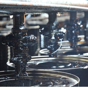 Liant d'asphalte de qualité pénétration 60/70 pour les solutions de revêtement de chaussée à mélange chaud et l'utilisation de projets civils - Product Image 2