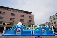 Structure gonflable sur le thème de l'espace commercial : château gonflable, fusée astronaute, aire de jeux gonflable avec toboggan pour enfants, parc d'attractions