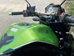 La <span class=keywords><strong>Kawasaki</strong></span> Z750 la plus vendue est puissante, facile à manier et au son agréable. - Product Image 2