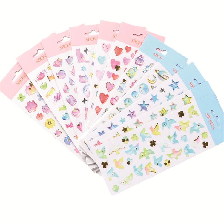 มีสีสัน