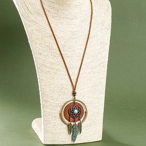 Collar con Pluma de Atrapasueños, Aleación de Cobre, Piedra Turquesa, Unisex, Regalo, Joyería, Diseño Circular, Hecho a Mano, Accesorio de Moda - Product Image 4