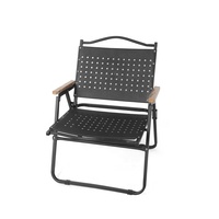 Chaise pliable en acier carbone durable avec barres transversales renforcées pour une assise stable lors de vos séjours en plein air et dans les cafés