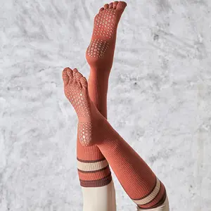 Irsolis OEM Striped Anti Skid Knee High Women Socks Pure Color Grips Straps Five Fingers Yoga Socks