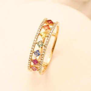 Anillo Geométrico con Gemas Arcoíris, Chapado en Oro de 18K, Engaste Pavé, Circonita Cúbica con Corte Princesa, Anillo Glamuroso de Moda para Mujer - Product Image 6