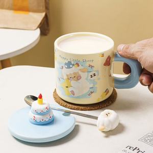 Caneca de Cerâmica com Design de Ovelha Fofa, Tampa e Colher, Alto Valor Estético, Presente de Aniversário, Caixa de Presente Criativa, Lembrança - Product Image 4