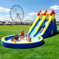 Toboggans gonflables commerciaux populaires à double piste, pour usage sec et humide, avec piscine, mur d'escalade, piscine à jets, jeu de lancer d'anneaux, panier de basket-ball et souffleur