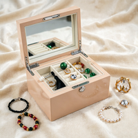Boîte à bijoux en bois avec peinture haute brillance, doublure en velours blanc, miroir intégré, charnière métallique verrouillable, plateau amovible, boîte de rangement pour bijoux