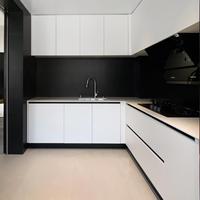 Vente directe d'usine, armoire de cuisine moderne en bois massif en bois de rose, multifonctionnelle, avec un design écologique, panneau résistant à l'eau