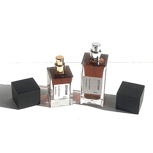 Botella de Spray de vidrio de Perfume de fondo grueso de crimpado transparente cuadrado plano de 100ml de alta calidad con tapa de madera negra - Product Image 4