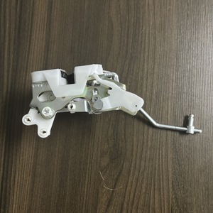 ชิ้นส่วนทดแทนล็อคประตูด้านหลังขวา Daewoo รุ่น 82301A62D04-000 - Product Image 1