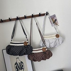 Borsa a Spalla Vintage a Pois da Donna 2026 Nuova con Bottone in Legno, Dettagli Plissettati, Chiusura a Cerniera e Manico Singolo, Portatile - Product Image 4