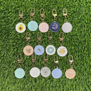 Chapado en oro logotipo personalizado Metal doble cara esmalte duro llaveros al por mayor mosquetón llavero para coches y <span class=keywords><strong>llaves</strong></span> - Product Image 2