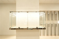 Vitrine de présentation de bijoux en verre verrouillable sur mesure, éclairage LED, présentoir de boutique de détail, pilier d'exposition OEM ODM