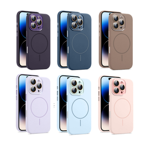 Coque magnétique en silicone liquide pour <span class=keywords><strong>iPhone</strong></span> 17, compatible <span class=keywords><strong>iPhone</strong></span> 13, 15, 16, avec boutons métalliques et protection d'objectif, personnalisable - Product Image 1