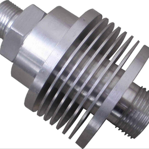 Pièces d'usinage CNC personnalisées OEM en acier inoxydable de précision en aluminium pour les applications de moteurs électriques Composants de couverture de surface unie - Product Image 2