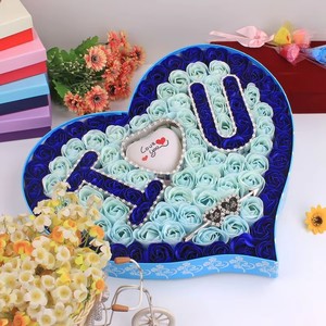 Jabón de Silicona Ecológico de Lujo en Forma de Corazón, Caja de Regalo con Flores de Jabón Artificiales y Diamantes de Imitación para el Hogar Moderno y Bodas - Product Image 2