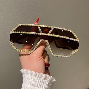 Lunettes de soleil surdimensionnées en métal avec strass, verres monobloc UV400, nouveau style, logo personnalisé, pour femmes - Product Image 4
