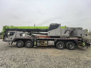 Grue montée sur camion Zoomlion ZTC500H-2 d'occasion 50T, norme d'émission nationale VI, machine de levage haute efficacité - Product Image 3