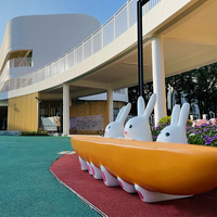 Banc en fibre de verre Y930 Lapin Carotte, Sculpture d'art décorative extérieure commerciale pour jardin, Chaises animales, Chaise d'attente scolaire