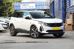Auto SUV a Benzina <span class=keywords><strong>Peugeot</strong></span> 5008 2025 di Lusso a Trazione Anteriore - Product Image 4