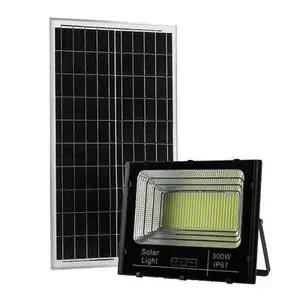 En güçlü yüksek performanslı 200w 300w 400w Ip65 güneş güvenlik Led projektör 100w 500w 1000w açık hareket sensörü ile