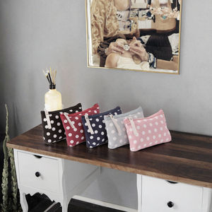 กระเป๋าเครื่องสำอางผ้าแคนวาสแบบพกพาลายจุดน่ารักสำหรับสาวๆ สไตล์แฟชั่นทันสมัย - Product Image 3