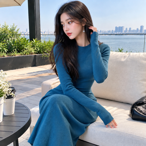 Robe pull midi en maille vert sarcelle pour femme, manches longues, col rond, coupe fourreau, style minimaliste, couleur unie, pour l'automne - Product Image 4