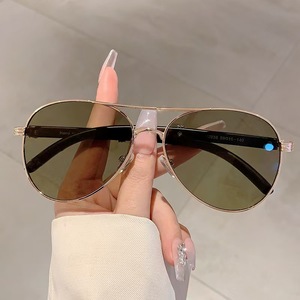 Lunettes de soleil tendance unisexe à double pont, style aviateur, avec verres PC dégradés dorés, pour activités de plein air, pêche et mode, grandes montures métalliques - Product Image 6