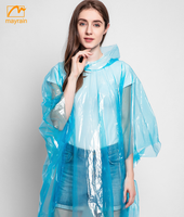 Poncho de pluie jetable promotionnel avec logo imprimé Vêtements de pluie à capuche pour une personne pour les activités de plein air comme la randonnée