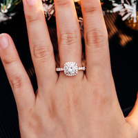 Bague de mariage en diamant coussin or rose 10 carats entourée d'une bague en moissanite bague en diamant de proposition populaire classique féminine