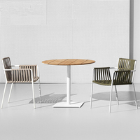 Outdoor Massivholz Tisch und Stuhl Set Freizeit Balkon Innenhof einfache Mode Restaurant Garten Rattan Stuhl