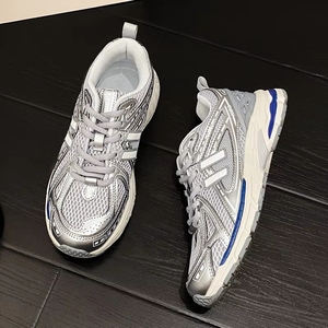 รองเท้าผ้าใบแฟชั่นสไตล์เรโทรคลาสสิกสำหรับผู้ชาย ระบายอากาศได้ดี - Product Image 4