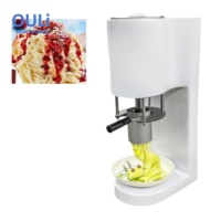 Machine à glaces et sorbets professionnelle de comptoir, en acier inoxydable, pour la préparation de gelato et de crème glacée en forme de spaghetti et de pâtes, pour usage en restaurant.
