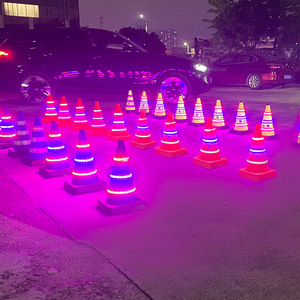 Cono di Sicurezza Pieghevole con Striscia LED Retrattile da 45cm, Cono di Emergenza Solare con Telecomando, Protezione IP65 per Autostrada - Product Image 5