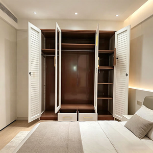 Armario Moderno con Puertas Batientes Blancas, Puertas con Rejillas y Espejo |   Muebles de Dormitorio - Product Image 4
