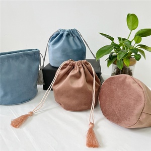 Chuanghua Eco Friendly Luxury Velvet <b>Dust</b> <b>Bag</b> <b>Dust</b> <b>Bags</b> Custom Packaging <b>Bag</b> Velvet Round Pouch With Tassel - Product Image 2