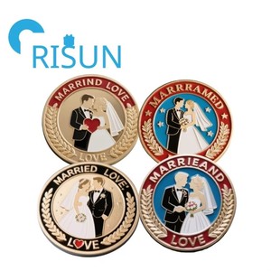 Pièces de monnaie commémoratives personnalisées pour anniversaire de mariage, souvenir de mariage, pour amoureux, avec support, cadeaux souvenirs - Product Image 1