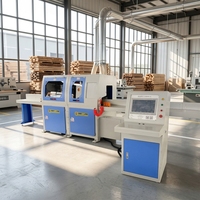 Scie à angle numérique horizontale automatique pour bois avec fonction de rainurage pour toitures à ossature en poutres