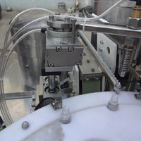 Machine de remplissage et de remplissage automatique pour bouteilles, capsuleuse de liquide avec insertion de rouleaux, 20 ml
