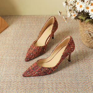 Zapatos Unisex de Tacón Bajo con Punta Puntiaguda, de Cuero Genuino, Diseño Calado, Estilo Moderno 2026, Cómodos y Resistentes al Agua - Product Image 1