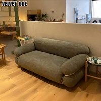 Canapé en tissu moderne de luxe, nouvelle arrivée, dossier capitonné, canapé ergonomique, coussin épaissi pour un salon confortable