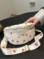 Sac bandoulière élégant et tendance avec texture de haute qualité, imprimé cerise, sac à bandoulière pour femme, sac de poitrine, sac à dos en peluche