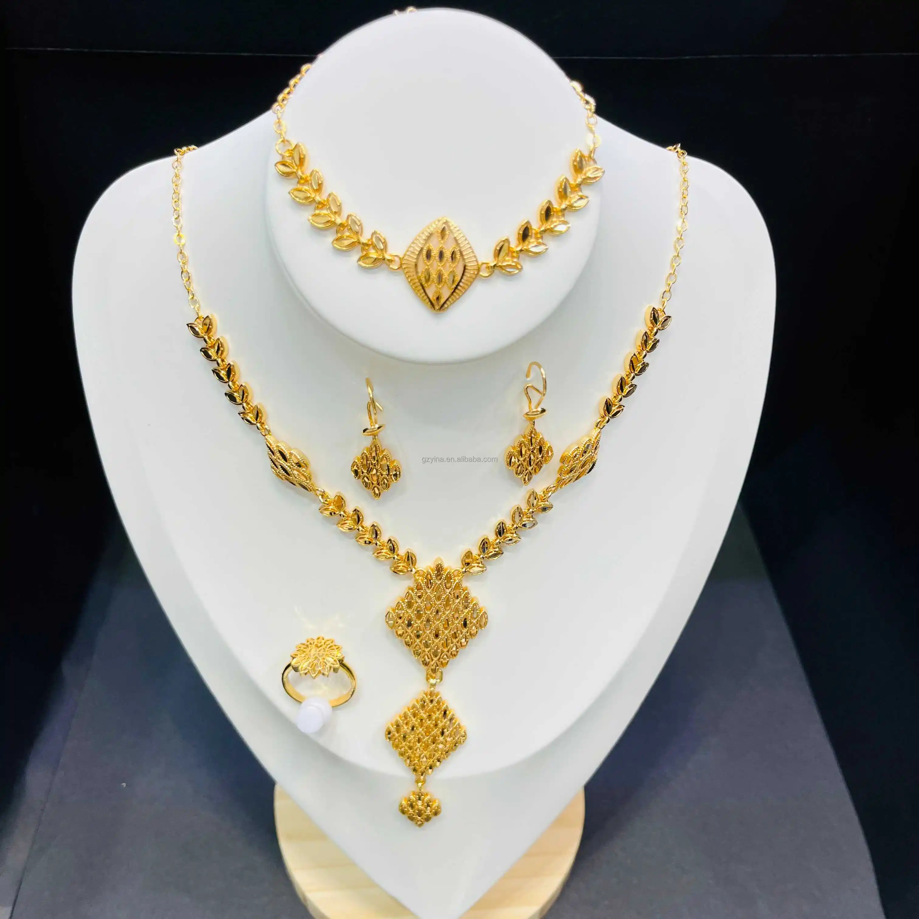 Ensemble de bijoux plaqué or 24 carats de Dubaï pour femmes ensembles de 4 pièces de mariage ensembles de bijoux de mariage africain vente en gros