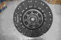 Zware vrachtwagenkoppelingsschijf-assemblage DZ1560160012 met push-type drietraps schokdemping, geschikt voor Shackman Shaanxi Howo