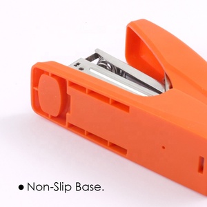 Cucitrice Foska Nera Media Economica in <span class=keywords><strong>Plastica</strong></span> <span class=keywords><strong>per</strong></span> Ufficio e Scuola - Articolo da Scrivania di Grande Successo - Product Image 6