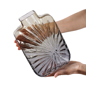 Jarrón Cuadrado de Vidrio Minimalista con Rayas Divergentes, Decoración Moderna para el Hogar, Arreglo Floral para Hotel, Artesanías y Adornos - Product Image 1