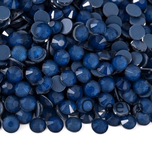 Strass en verre en gros pour l'art des ongles, strass à dos plat non thermocollants pour ongles et gobelets - Product Image 4