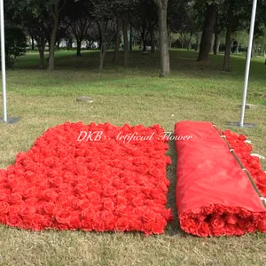 DKB ผ้าสีแดงปลายสูงม้วนขึ้นผนังดอกไม้ประดิษฐ์บนผ้าผ้า
