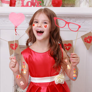 <span class=keywords><strong>Tatuaggio</strong></span> Temporaneo con Glitter per San Valentino, Cuore Rosa, Caramella, Orsetto Rosso, Impermeabile e Personalizzabile - Product Image 2